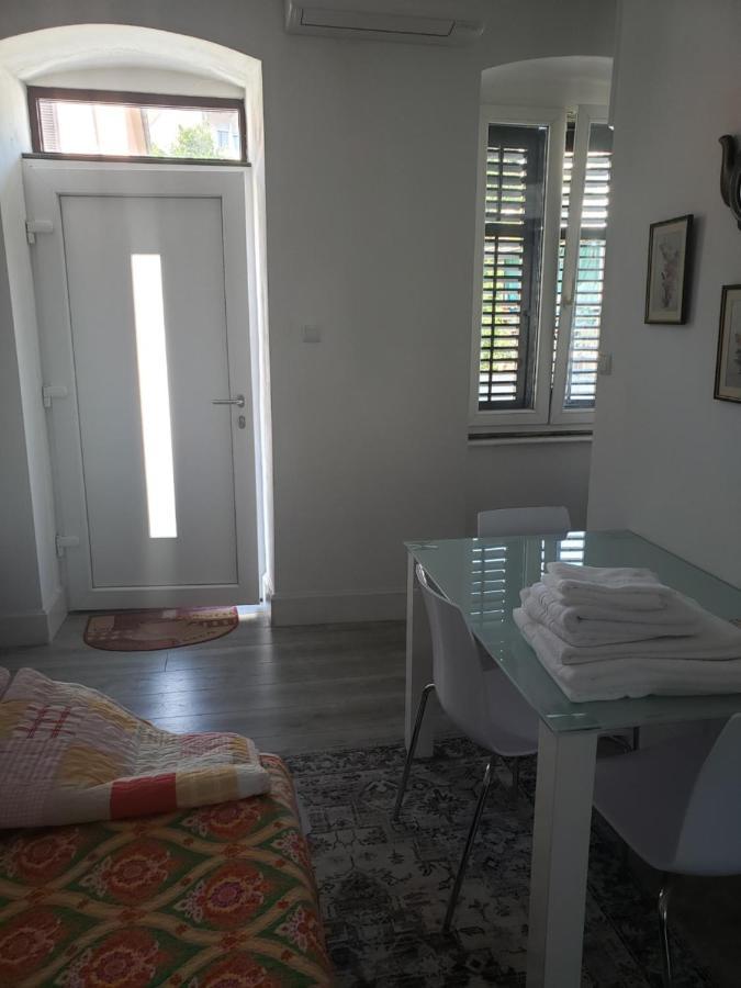 Arjana Apartment *